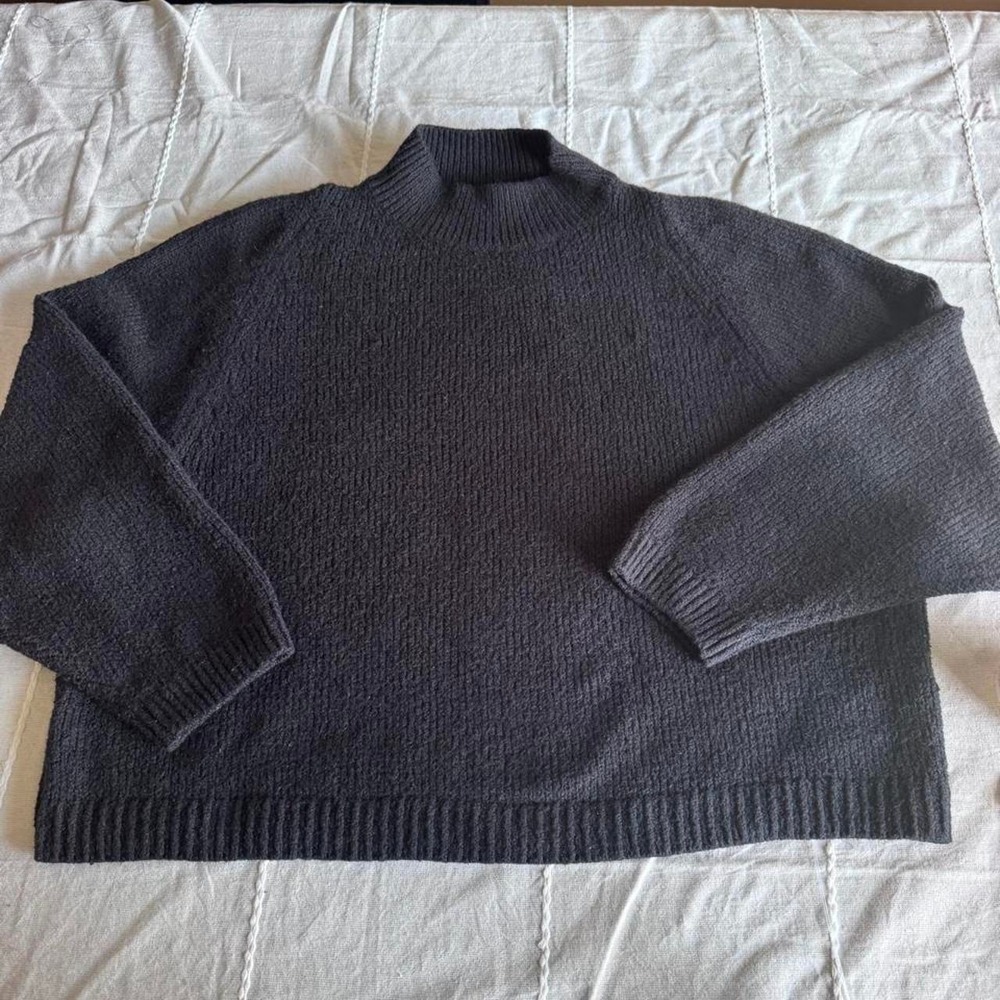 Old Navy black cotton, polyester & spandex sweater in a L